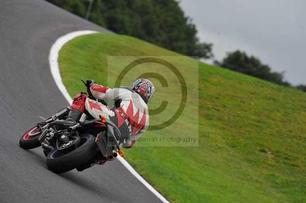 Motorcycle action photographs;cadwell;cadwell park photographs;event digital images;eventdigitalimages;motor racing louth lincolnshire;no limits trackday;peter wileman photography;trackday;trackday digital images;trackday photos