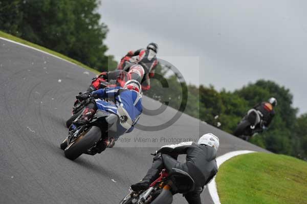 Motorcycle action photographs;cadwell;cadwell park photographs;event digital images;eventdigitalimages;motor racing louth lincolnshire;no limits trackday;peter wileman photography;trackday;trackday digital images;trackday photos