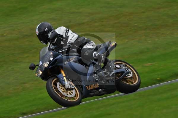 Motorcycle action photographs;cadwell;cadwell park photographs;event digital images;eventdigitalimages;motor racing louth lincolnshire;no limits trackday;peter wileman photography;trackday;trackday digital images;trackday photos