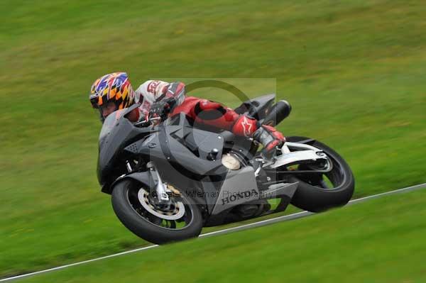 Motorcycle action photographs;cadwell;cadwell park photographs;event digital images;eventdigitalimages;motor racing louth lincolnshire;no limits trackday;peter wileman photography;trackday;trackday digital images;trackday photos