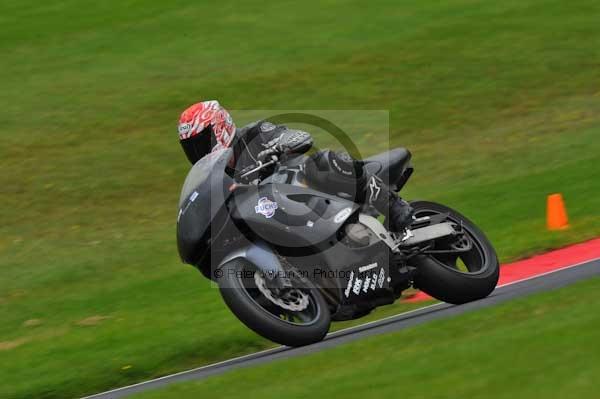 Motorcycle action photographs;cadwell;cadwell park photographs;event digital images;eventdigitalimages;motor racing louth lincolnshire;no limits trackday;peter wileman photography;trackday;trackday digital images;trackday photos