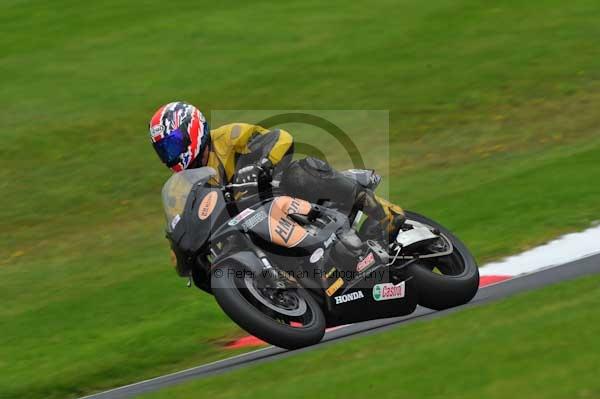 Motorcycle action photographs;cadwell;cadwell park photographs;event digital images;eventdigitalimages;motor racing louth lincolnshire;no limits trackday;peter wileman photography;trackday;trackday digital images;trackday photos