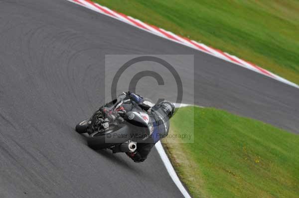 Motorcycle action photographs;cadwell;cadwell park photographs;event digital images;eventdigitalimages;motor racing louth lincolnshire;no limits trackday;peter wileman photography;trackday;trackday digital images;trackday photos