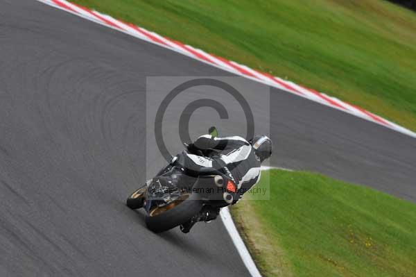 Motorcycle action photographs;cadwell;cadwell park photographs;event digital images;eventdigitalimages;motor racing louth lincolnshire;no limits trackday;peter wileman photography;trackday;trackday digital images;trackday photos