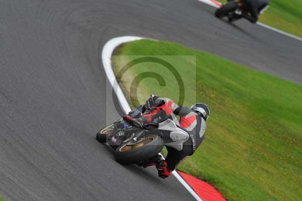 Motorcycle action photographs;cadwell;cadwell park photographs;event digital images;eventdigitalimages;motor racing louth lincolnshire;no limits trackday;peter wileman photography;trackday;trackday digital images;trackday photos