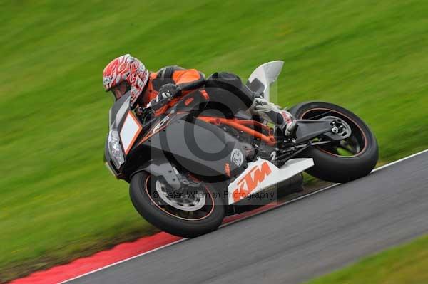 Motorcycle action photographs;cadwell;cadwell park photographs;event digital images;eventdigitalimages;motor racing louth lincolnshire;no limits trackday;peter wileman photography;trackday;trackday digital images;trackday photos