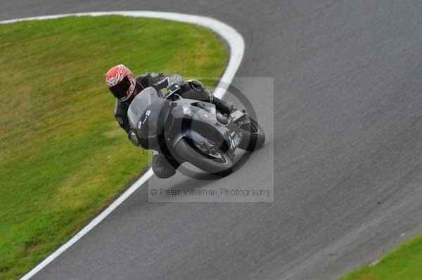 Motorcycle action photographs;cadwell;cadwell park photographs;event digital images;eventdigitalimages;motor racing louth lincolnshire;no limits trackday;peter wileman photography;trackday;trackday digital images;trackday photos