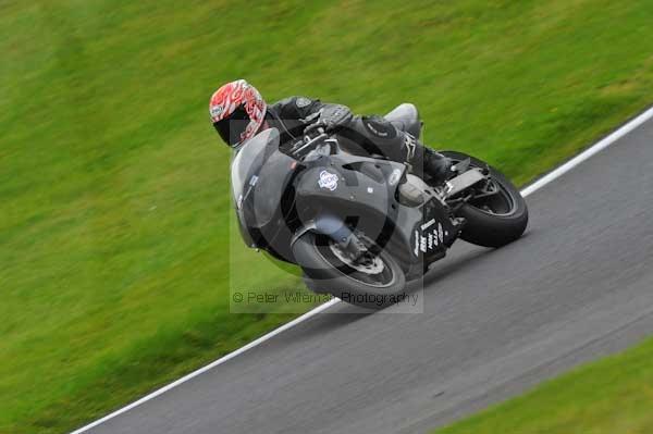 Motorcycle action photographs;cadwell;cadwell park photographs;event digital images;eventdigitalimages;motor racing louth lincolnshire;no limits trackday;peter wileman photography;trackday;trackday digital images;trackday photos