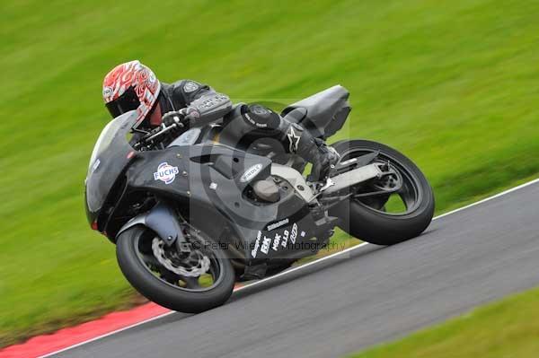 Motorcycle action photographs;cadwell;cadwell park photographs;event digital images;eventdigitalimages;motor racing louth lincolnshire;no limits trackday;peter wileman photography;trackday;trackday digital images;trackday photos