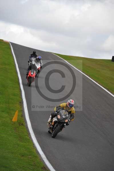 Motorcycle action photographs;cadwell;cadwell park photographs;event digital images;eventdigitalimages;motor racing louth lincolnshire;no limits trackday;peter wileman photography;trackday;trackday digital images;trackday photos