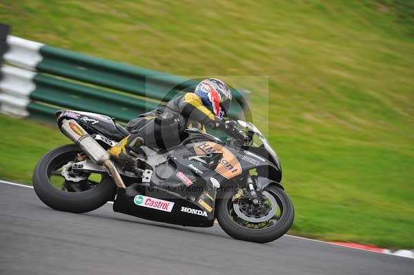 Motorcycle action photographs;cadwell;cadwell park photographs;event digital images;eventdigitalimages;motor racing louth lincolnshire;no limits trackday;peter wileman photography;trackday;trackday digital images;trackday photos