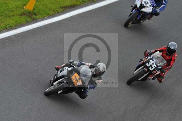 Motorcycle action photographs;cadwell;cadwell park photographs;event digital images;eventdigitalimages;motor racing louth lincolnshire;no limits trackday;peter wileman photography;trackday;trackday digital images;trackday photos