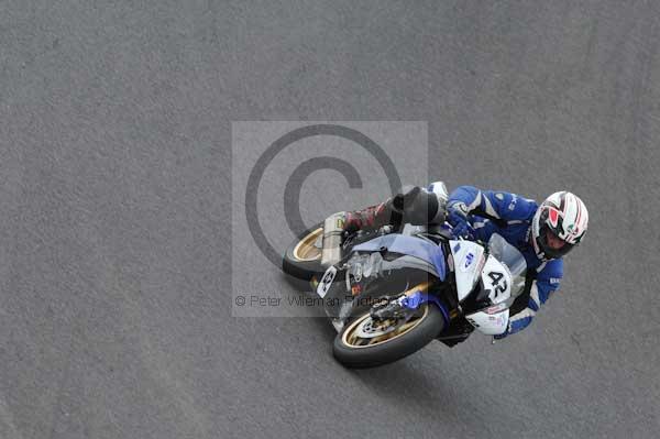 Motorcycle action photographs;cadwell;cadwell park photographs;event digital images;eventdigitalimages;motor racing louth lincolnshire;no limits trackday;peter wileman photography;trackday;trackday digital images;trackday photos