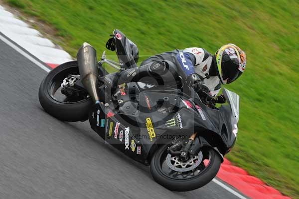 Motorcycle action photographs;cadwell;cadwell park photographs;event digital images;eventdigitalimages;motor racing louth lincolnshire;no limits trackday;peter wileman photography;trackday;trackday digital images;trackday photos