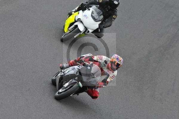 Motorcycle action photographs;cadwell;cadwell park photographs;event digital images;eventdigitalimages;motor racing louth lincolnshire;no limits trackday;peter wileman photography;trackday;trackday digital images;trackday photos