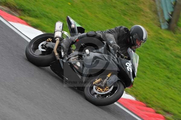 Motorcycle action photographs;cadwell;cadwell park photographs;event digital images;eventdigitalimages;motor racing louth lincolnshire;no limits trackday;peter wileman photography;trackday;trackday digital images;trackday photos