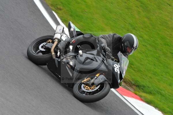 Motorcycle action photographs;cadwell;cadwell park photographs;event digital images;eventdigitalimages;motor racing louth lincolnshire;no limits trackday;peter wileman photography;trackday;trackday digital images;trackday photos