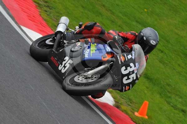 Motorcycle action photographs;cadwell;cadwell park photographs;event digital images;eventdigitalimages;motor racing louth lincolnshire;no limits trackday;peter wileman photography;trackday;trackday digital images;trackday photos