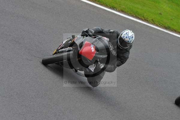 Motorcycle action photographs;cadwell;cadwell park photographs;event digital images;eventdigitalimages;motor racing louth lincolnshire;no limits trackday;peter wileman photography;trackday;trackday digital images;trackday photos