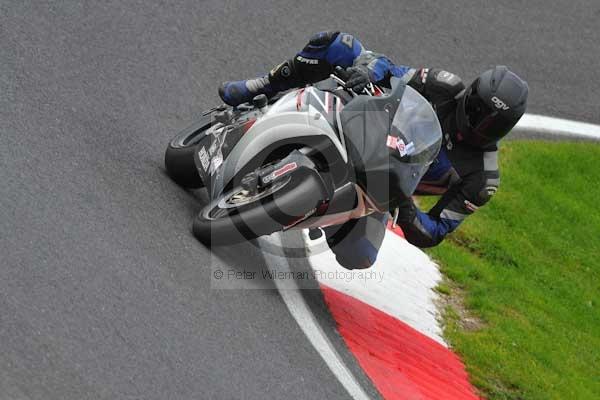 Motorcycle action photographs;cadwell;cadwell park photographs;event digital images;eventdigitalimages;motor racing louth lincolnshire;no limits trackday;peter wileman photography;trackday;trackday digital images;trackday photos