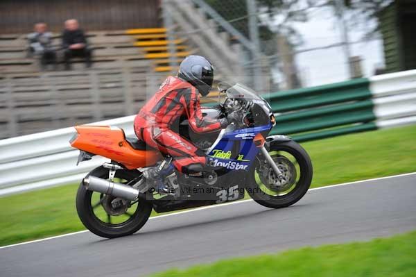 Motorcycle action photographs;cadwell;cadwell park photographs;event digital images;eventdigitalimages;motor racing louth lincolnshire;no limits trackday;peter wileman photography;trackday;trackday digital images;trackday photos