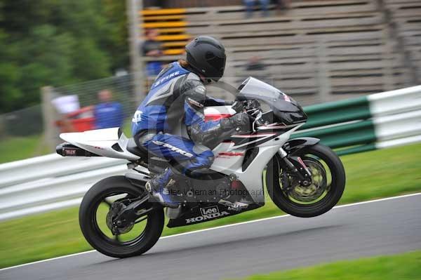Motorcycle action photographs;cadwell;cadwell park photographs;event digital images;eventdigitalimages;motor racing louth lincolnshire;no limits trackday;peter wileman photography;trackday;trackday digital images;trackday photos