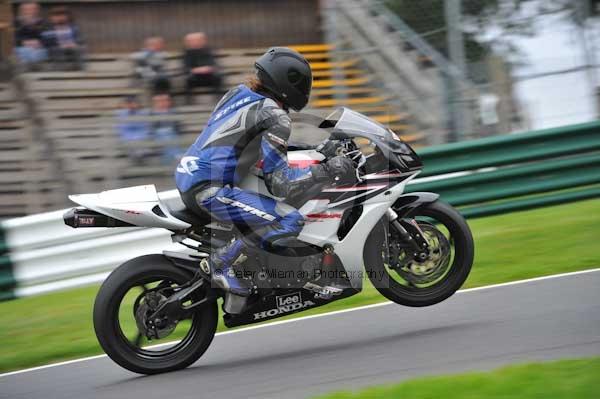 Motorcycle action photographs;cadwell;cadwell park photographs;event digital images;eventdigitalimages;motor racing louth lincolnshire;no limits trackday;peter wileman photography;trackday;trackday digital images;trackday photos