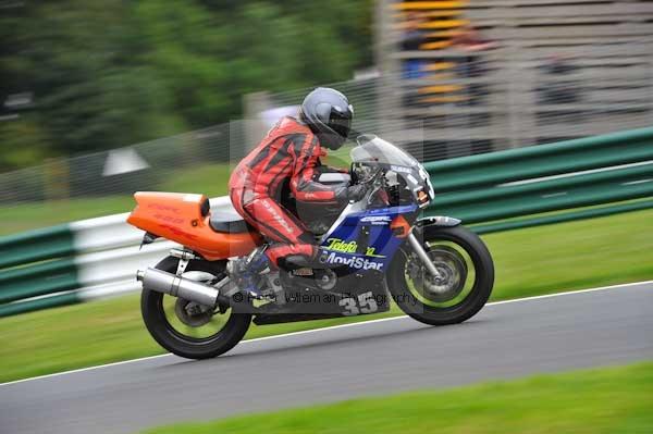 Motorcycle action photographs;cadwell;cadwell park photographs;event digital images;eventdigitalimages;motor racing louth lincolnshire;no limits trackday;peter wileman photography;trackday;trackday digital images;trackday photos