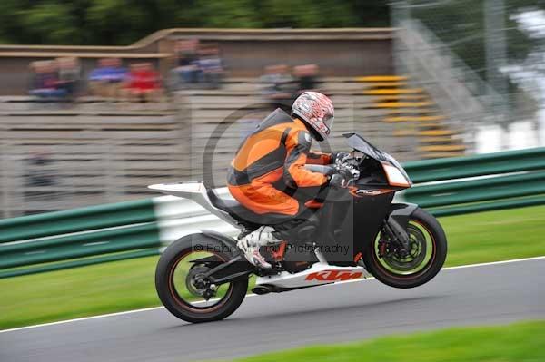 Motorcycle action photographs;cadwell;cadwell park photographs;event digital images;eventdigitalimages;motor racing louth lincolnshire;no limits trackday;peter wileman photography;trackday;trackday digital images;trackday photos
