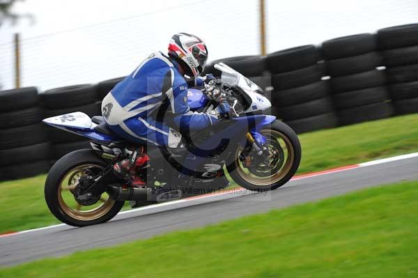 Motorcycle action photographs;cadwell;cadwell park photographs;event digital images;eventdigitalimages;motor racing louth lincolnshire;no limits trackday;peter wileman photography;trackday;trackday digital images;trackday photos