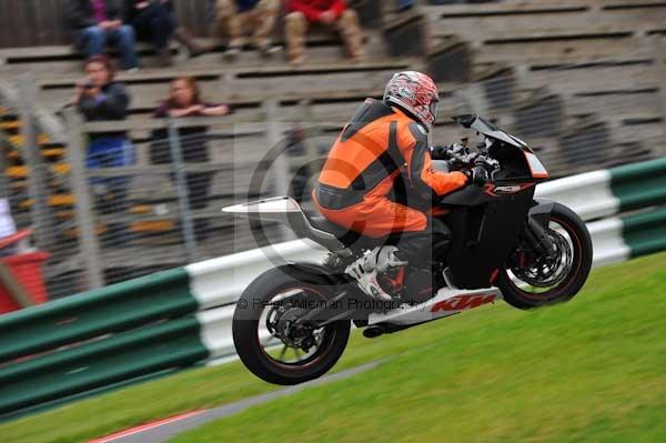Motorcycle action photographs;cadwell;cadwell park photographs;event digital images;eventdigitalimages;motor racing louth lincolnshire;no limits trackday;peter wileman photography;trackday;trackday digital images;trackday photos