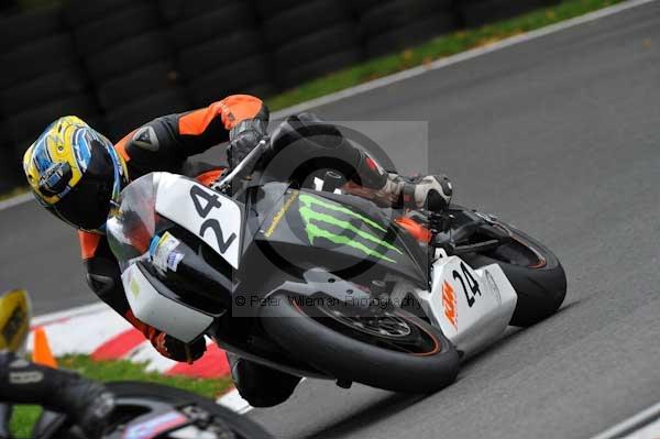 Motorcycle action photographs;cadwell;cadwell park photographs;event digital images;eventdigitalimages;motor racing louth lincolnshire;no limits trackday;peter wileman photography;trackday;trackday digital images;trackday photos