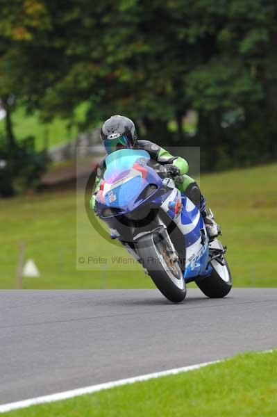 Motorcycle action photographs;cadwell;cadwell park photographs;event digital images;eventdigitalimages;motor racing louth lincolnshire;no limits trackday;peter wileman photography;trackday;trackday digital images;trackday photos
