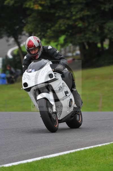 Motorcycle action photographs;cadwell;cadwell park photographs;event digital images;eventdigitalimages;motor racing louth lincolnshire;no limits trackday;peter wileman photography;trackday;trackday digital images;trackday photos
