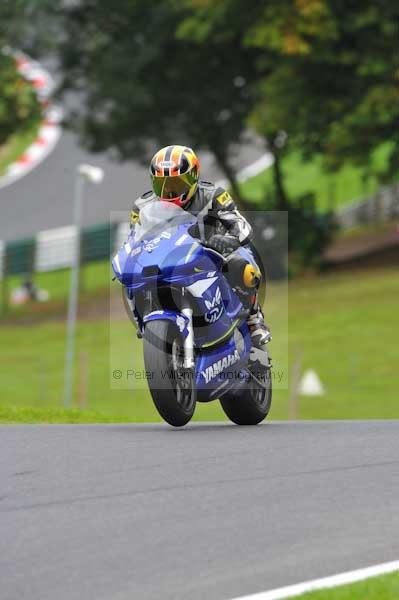 Motorcycle action photographs;cadwell;cadwell park photographs;event digital images;eventdigitalimages;motor racing louth lincolnshire;no limits trackday;peter wileman photography;trackday;trackday digital images;trackday photos