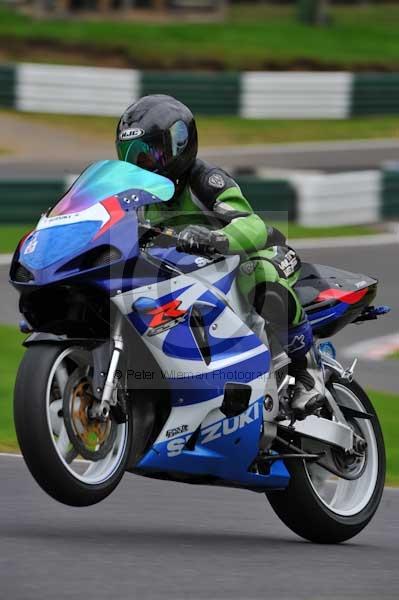Motorcycle action photographs;cadwell;cadwell park photographs;event digital images;eventdigitalimages;motor racing louth lincolnshire;no limits trackday;peter wileman photography;trackday;trackday digital images;trackday photos
