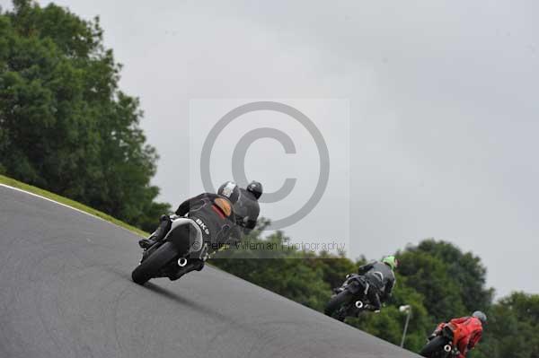 Motorcycle action photographs;cadwell;cadwell park photographs;event digital images;eventdigitalimages;motor racing louth lincolnshire;no limits trackday;peter wileman photography;trackday;trackday digital images;trackday photos