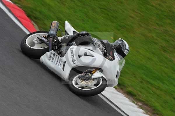 Motorcycle action photographs;cadwell;cadwell park photographs;event digital images;eventdigitalimages;motor racing louth lincolnshire;no limits trackday;peter wileman photography;trackday;trackday digital images;trackday photos