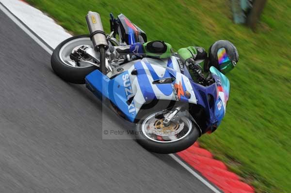 Motorcycle action photographs;cadwell;cadwell park photographs;event digital images;eventdigitalimages;motor racing louth lincolnshire;no limits trackday;peter wileman photography;trackday;trackday digital images;trackday photos