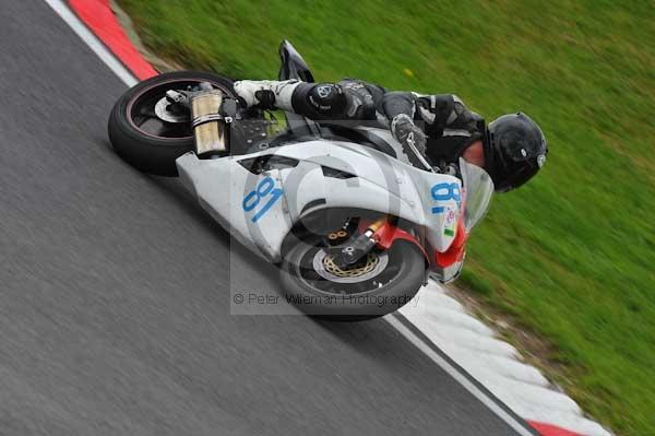 Motorcycle action photographs;cadwell;cadwell park photographs;event digital images;eventdigitalimages;motor racing louth lincolnshire;no limits trackday;peter wileman photography;trackday;trackday digital images;trackday photos
