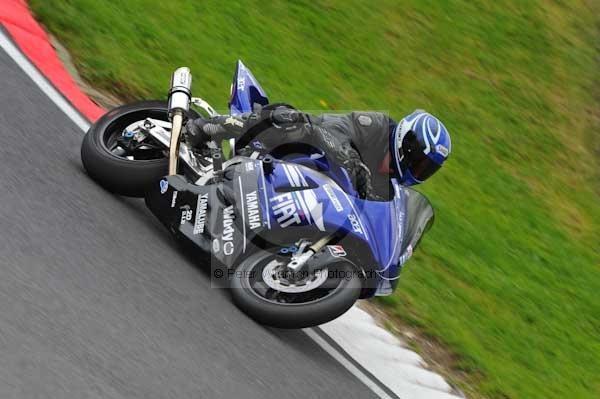 Motorcycle action photographs;cadwell;cadwell park photographs;event digital images;eventdigitalimages;motor racing louth lincolnshire;no limits trackday;peter wileman photography;trackday;trackday digital images;trackday photos