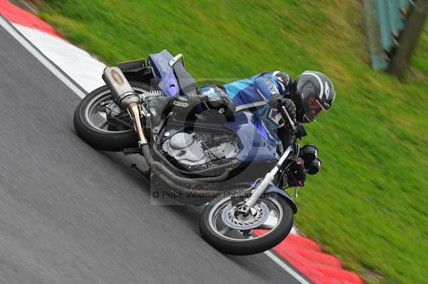 Motorcycle action photographs;cadwell;cadwell park photographs;event digital images;eventdigitalimages;motor racing louth lincolnshire;no limits trackday;peter wileman photography;trackday;trackday digital images;trackday photos