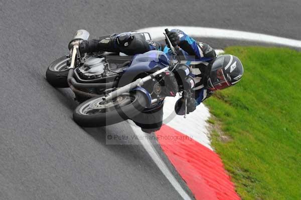 Motorcycle action photographs;cadwell;cadwell park photographs;event digital images;eventdigitalimages;motor racing louth lincolnshire;no limits trackday;peter wileman photography;trackday;trackday digital images;trackday photos