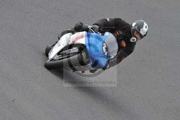 Motorcycle action photographs;cadwell;cadwell park photographs;event digital images;eventdigitalimages;motor racing louth lincolnshire;no limits trackday;peter wileman photography;trackday;trackday digital images;trackday photos