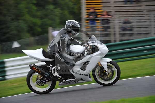 Motorcycle action photographs;cadwell;cadwell park photographs;event digital images;eventdigitalimages;motor racing louth lincolnshire;no limits trackday;peter wileman photography;trackday;trackday digital images;trackday photos