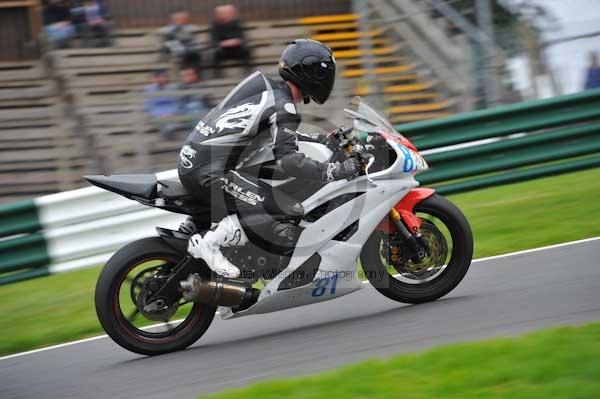 Motorcycle action photographs;cadwell;cadwell park photographs;event digital images;eventdigitalimages;motor racing louth lincolnshire;no limits trackday;peter wileman photography;trackday;trackday digital images;trackday photos