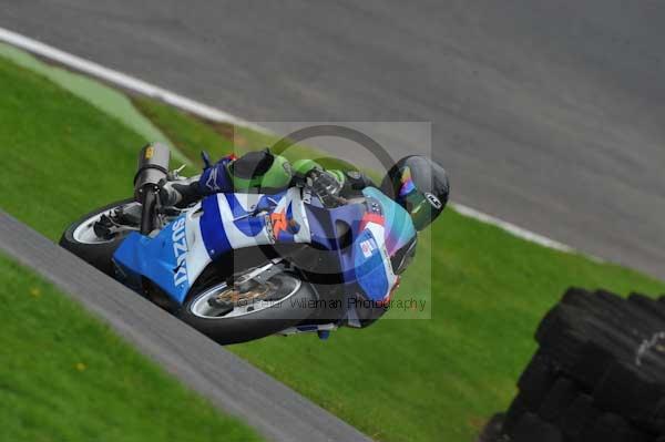 Motorcycle action photographs;cadwell;cadwell park photographs;event digital images;eventdigitalimages;motor racing louth lincolnshire;no limits trackday;peter wileman photography;trackday;trackday digital images;trackday photos
