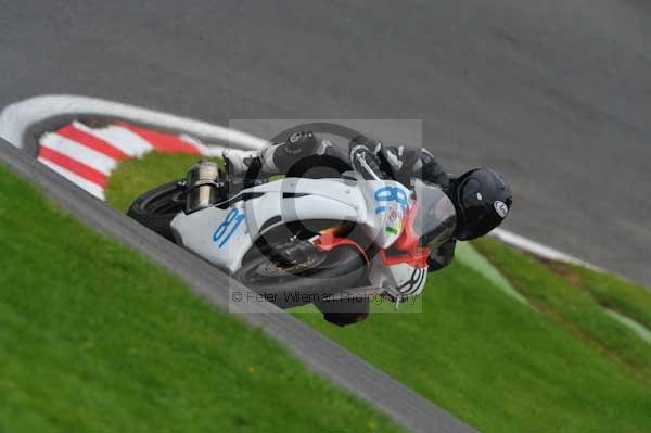 Motorcycle action photographs;cadwell;cadwell park photographs;event digital images;eventdigitalimages;motor racing louth lincolnshire;no limits trackday;peter wileman photography;trackday;trackday digital images;trackday photos