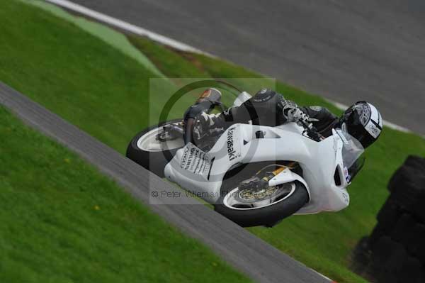 Motorcycle action photographs;cadwell;cadwell park photographs;event digital images;eventdigitalimages;motor racing louth lincolnshire;no limits trackday;peter wileman photography;trackday;trackday digital images;trackday photos