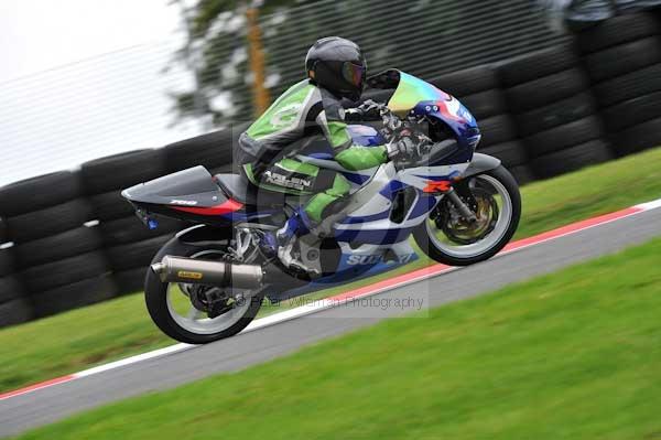 Motorcycle action photographs;cadwell;cadwell park photographs;event digital images;eventdigitalimages;motor racing louth lincolnshire;no limits trackday;peter wileman photography;trackday;trackday digital images;trackday photos